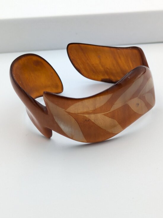 Jewelry - Vintage stunning brown bangle cuff bracelet with leaf pattern
